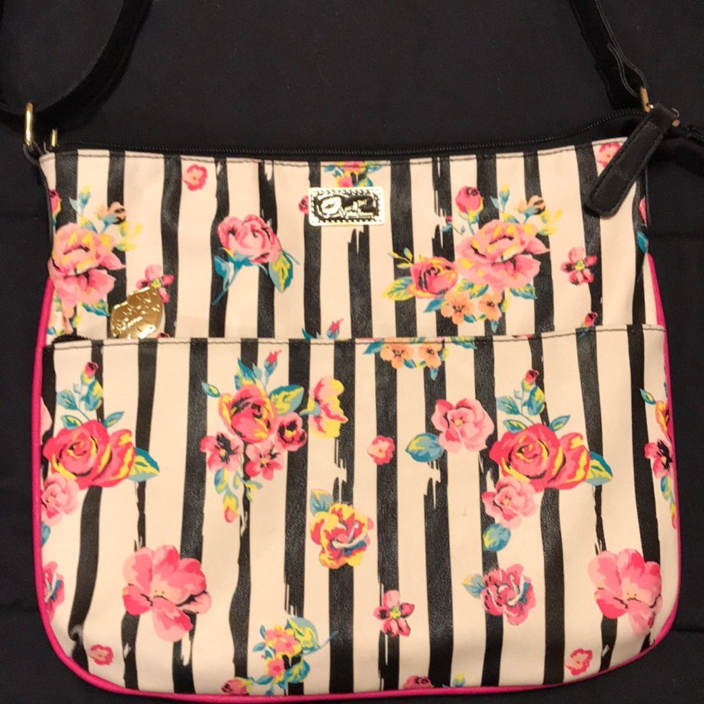 Betsey Johnson Crossbody 👛